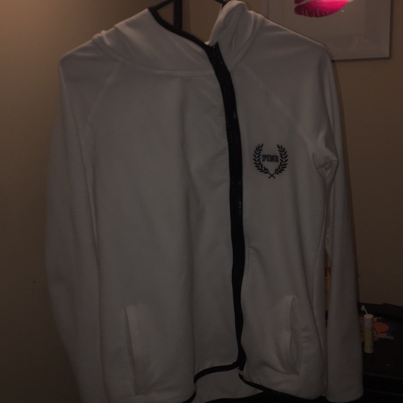 NEED GONE ASAP! NEW PINK vs zip up - Picture 6 of 6